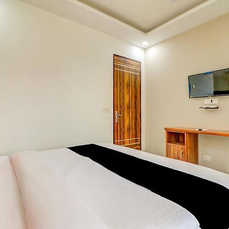 Oyo Flagship 80318 Hotel Sai Plaza Near Indira Gandhi International Airport Nowe Delhi Zewnętrze zdjęcie