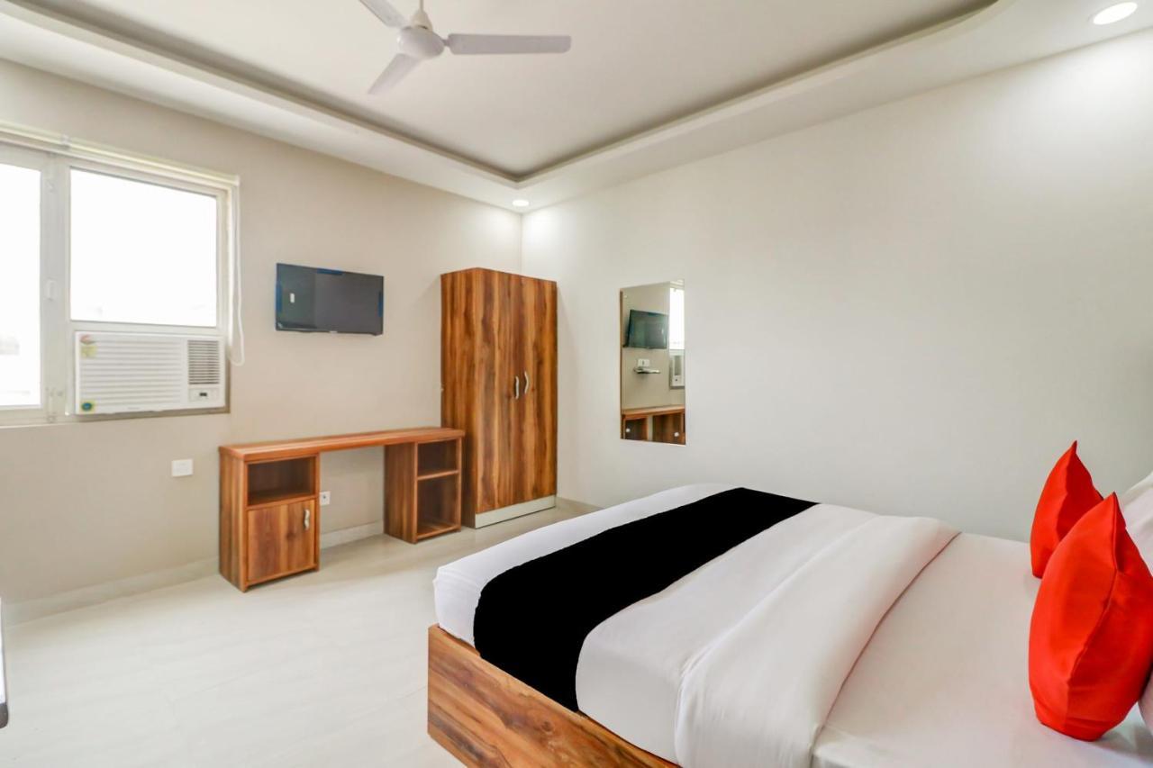 Oyo Flagship 80318 Hotel Sai Plaza Near Indira Gandhi International Airport Nowe Delhi Zewnętrze zdjęcie