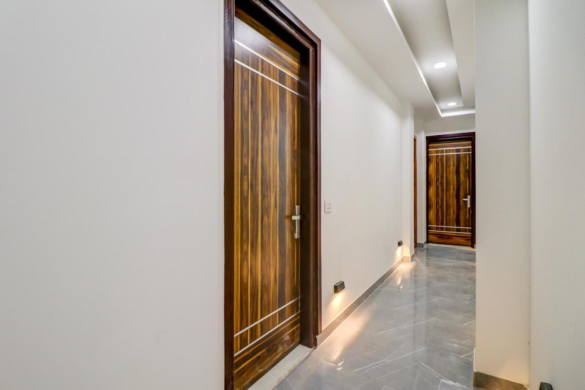 Oyo Flagship 80318 Hotel Sai Plaza Near Indira Gandhi International Airport Nowe Delhi Zewnętrze zdjęcie