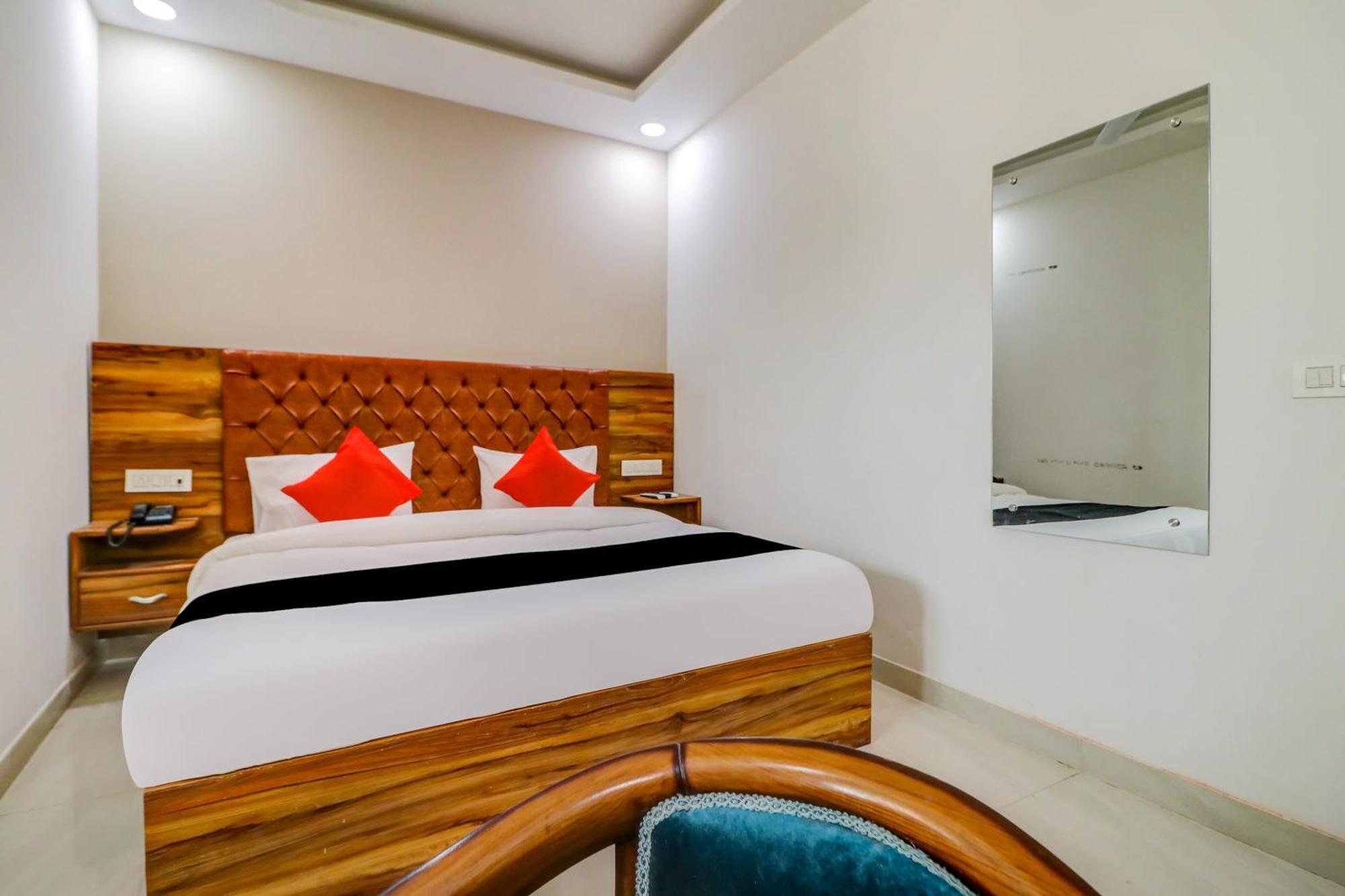 Oyo Flagship 80318 Hotel Sai Plaza Near Indira Gandhi International Airport Nowe Delhi Zewnętrze zdjęcie