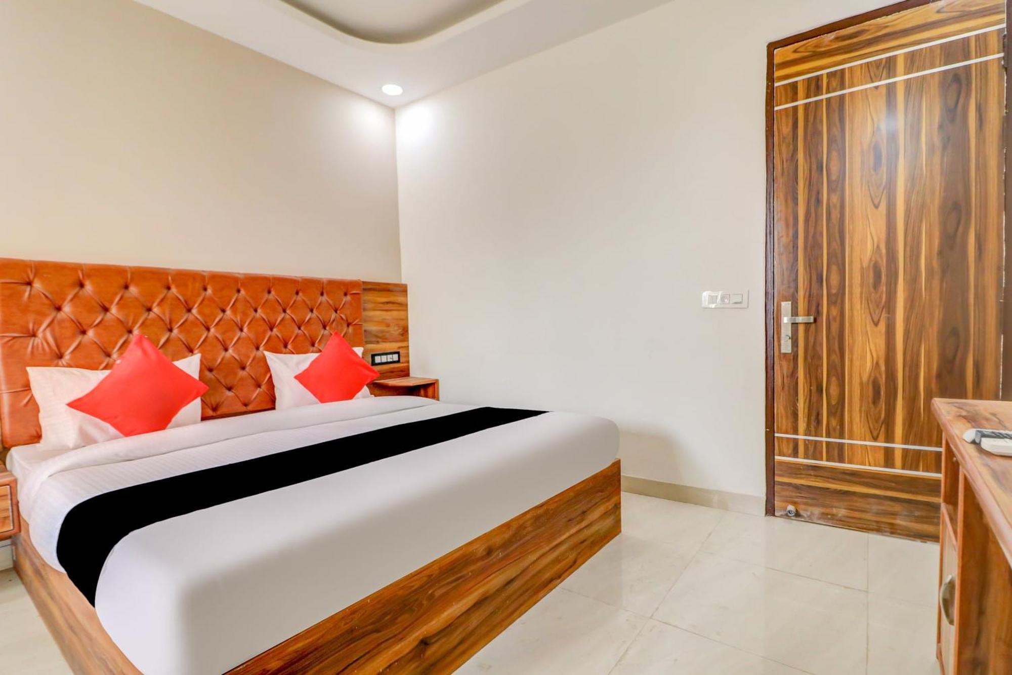 Oyo Flagship 80318 Hotel Sai Plaza Near Indira Gandhi International Airport Nowe Delhi Zewnętrze zdjęcie